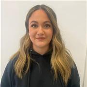 Chica graduada en educación infantil y con muchas ganas de enseñar y ayudar